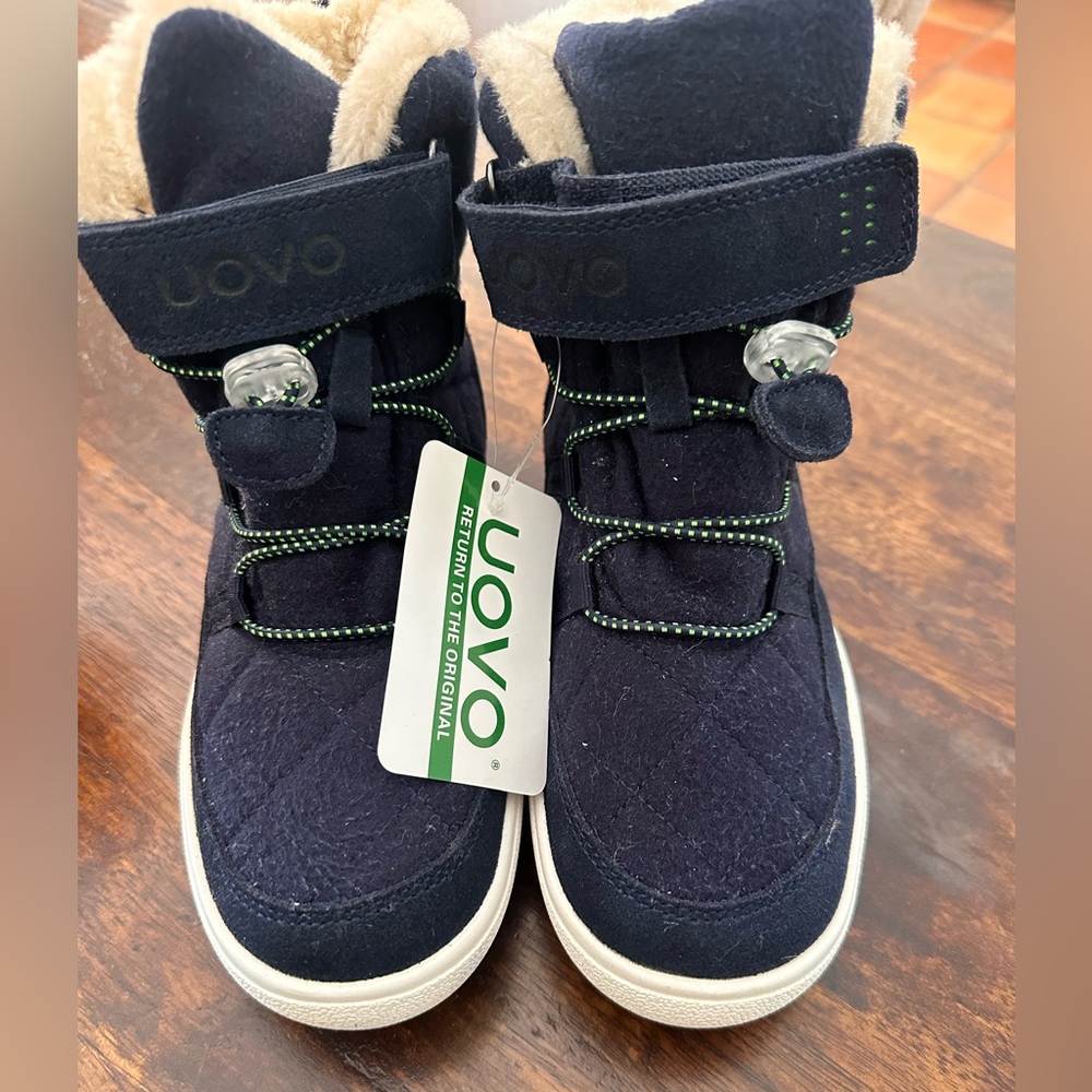 NWT Kids Dark Blue Boots lined with comfy faux fur